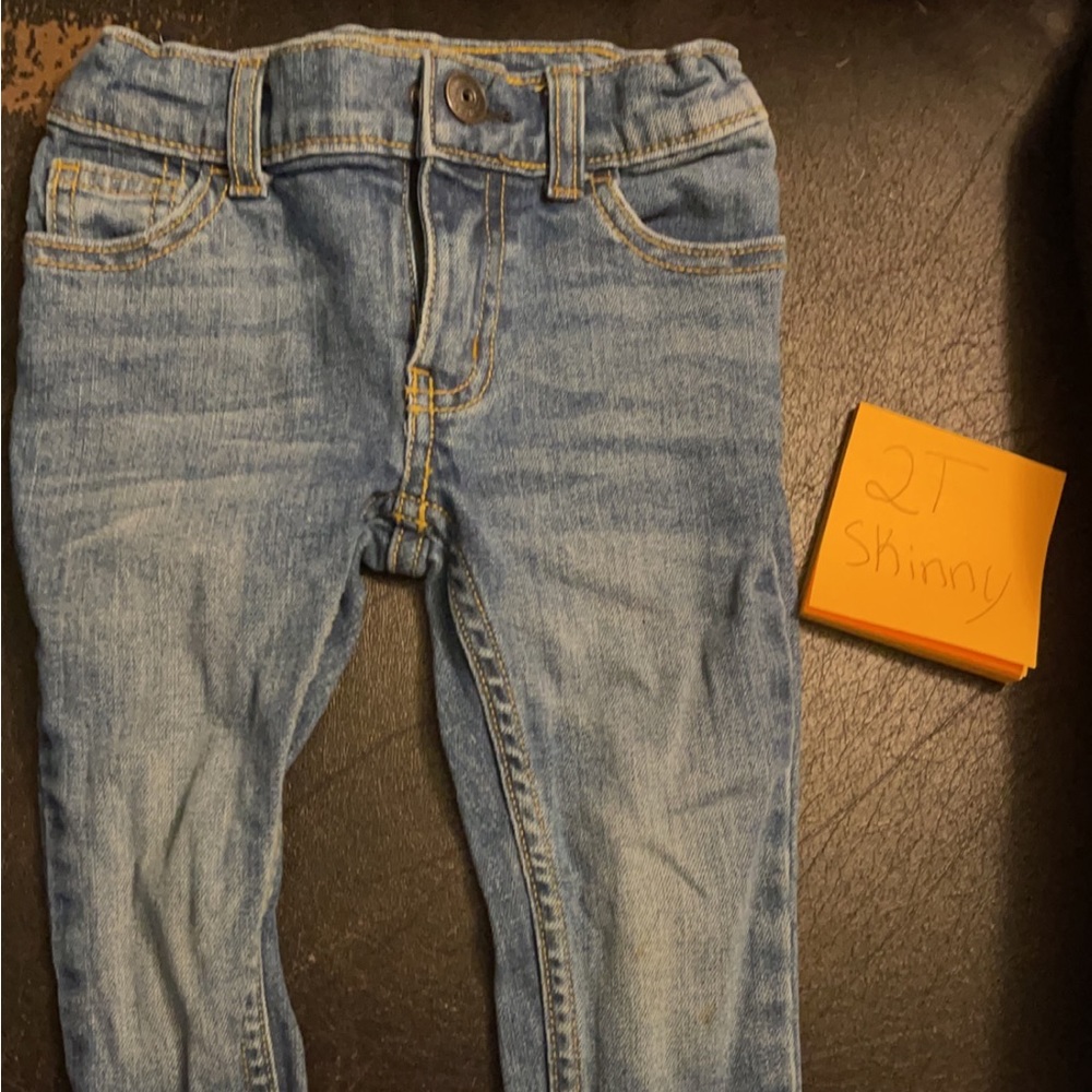 2T Osh Kosh boys skinny jeans.